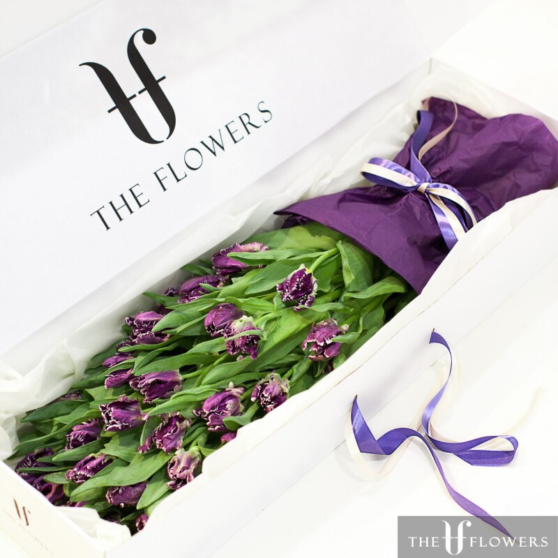 Коробка цветов "TULIPS BOX-black LUX" - Тюльпаны сорта "black parrot" в прямоугольной коробке
