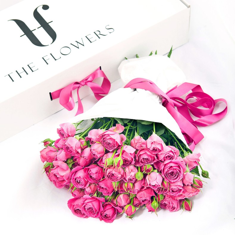 Коробка цветов "BUBBLES BOX" - Кустовые пионовидные розы в прямоугольной коробке