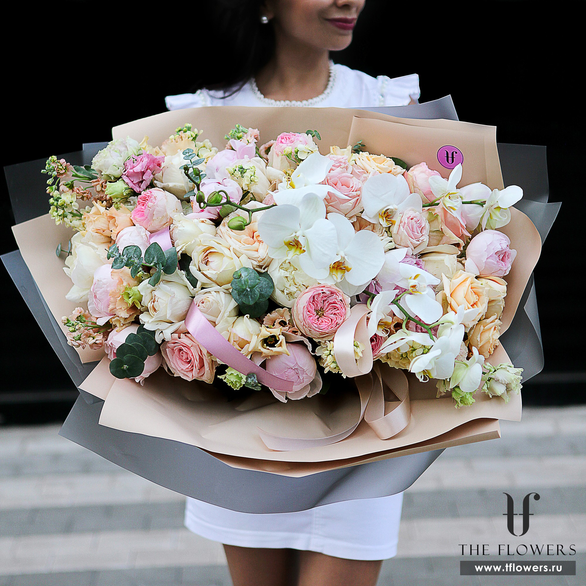 Author's bouquet with peonies, roses and orchid LA PERLA