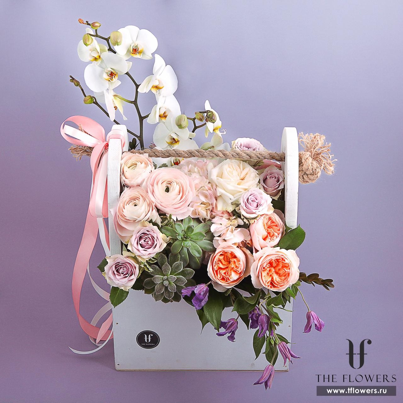 IVORY ANTIQUE Flowers arrangement in a box